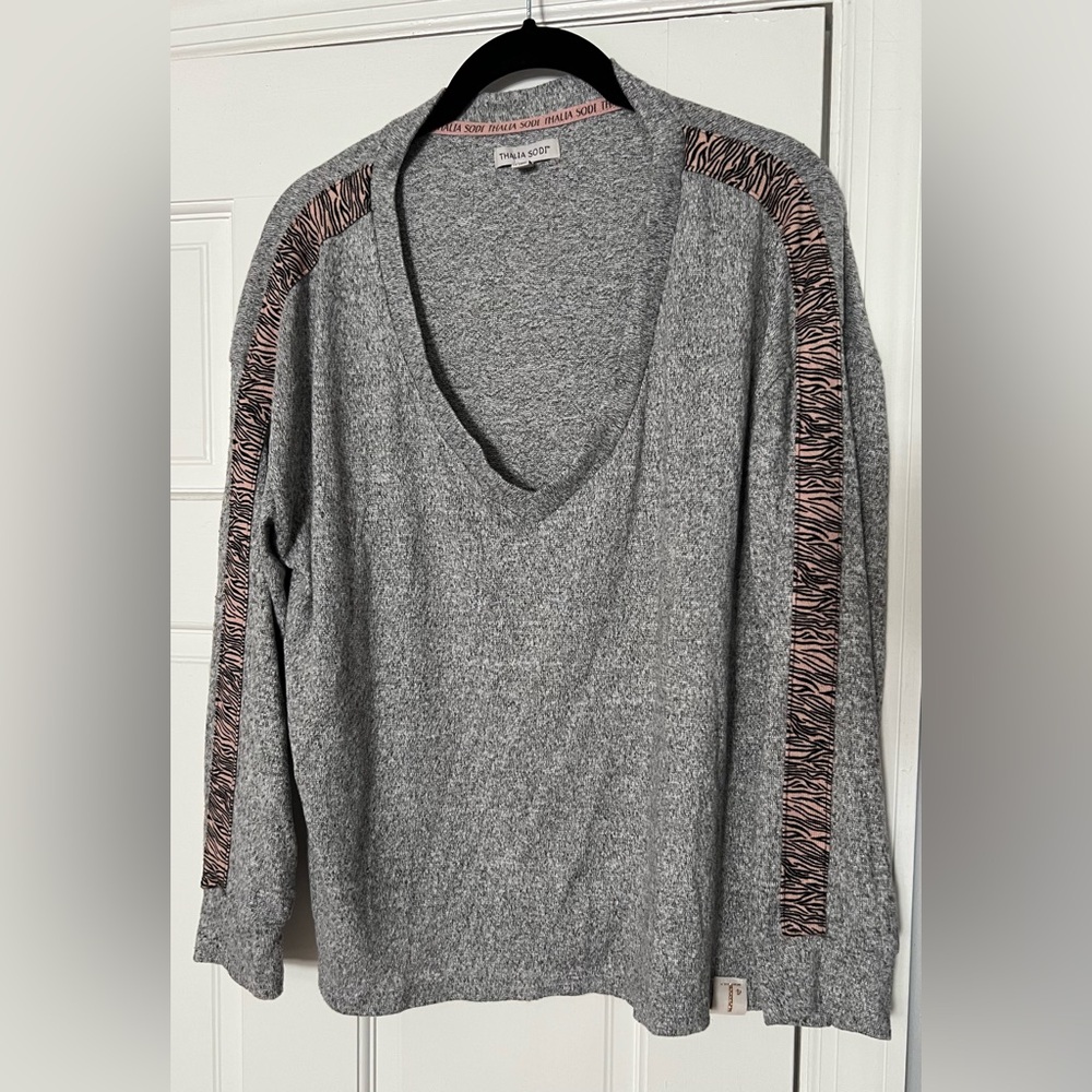 Thalia Sodi Gray and Brown V-Neck Sweater with Stylish Sleeve Detail